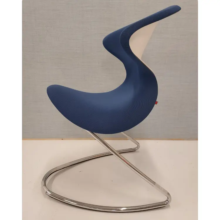 Ofo stoel zijkant - blauw.webp