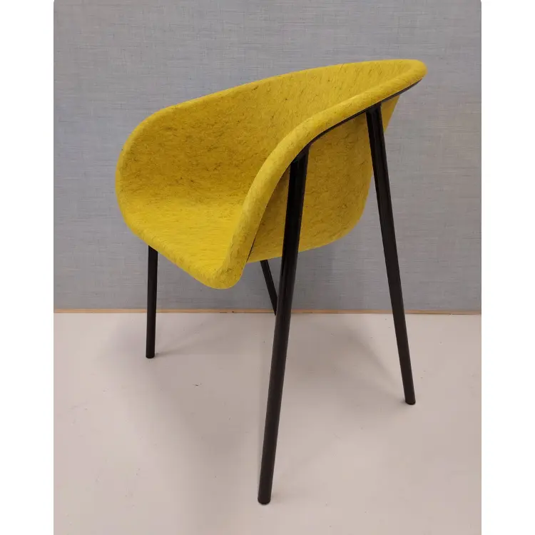 De Vorm LJ 1 PET Felt armchair - geel zwart - recht.webp