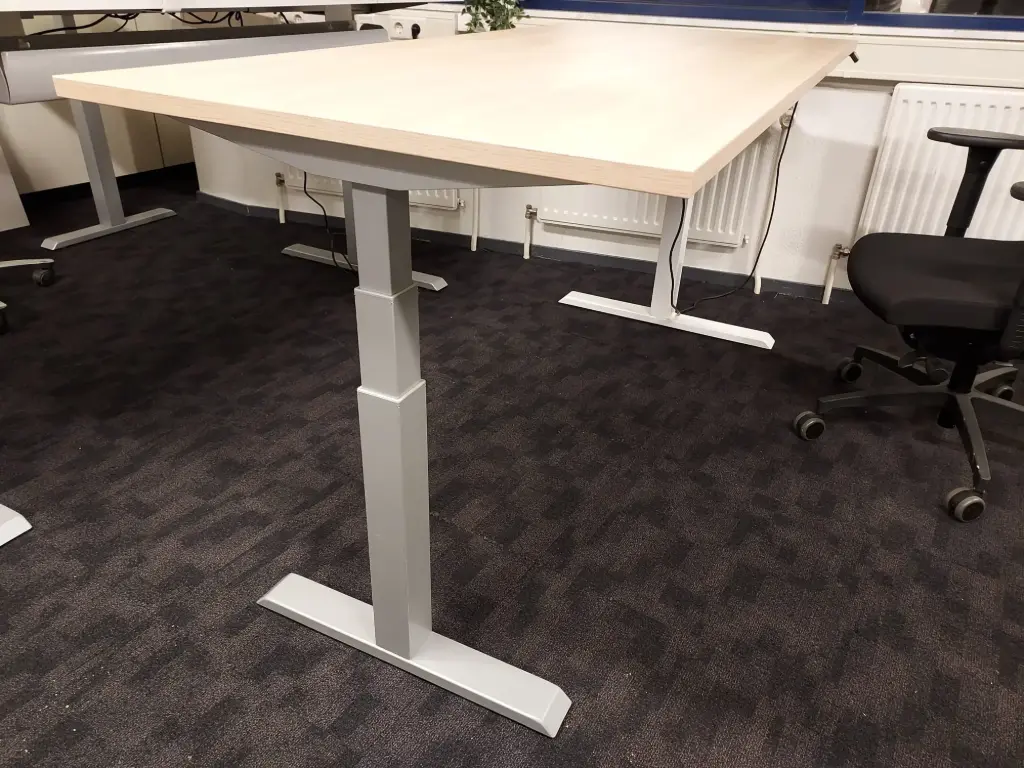Zit-sta Actiforce wit en zilver – blad 180×80 Licht eiken + gratis Gymba board 
